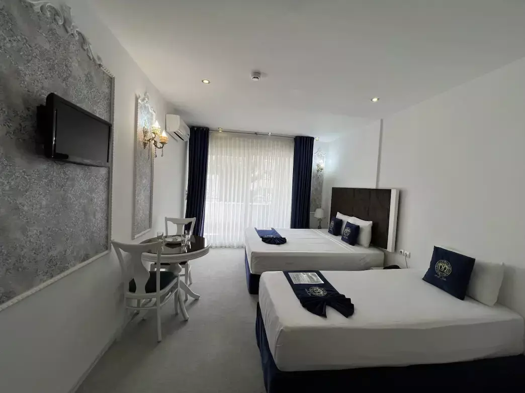 Alibaba https://cdn.alibaba.ir/ostorage/hotel-accommodation-images/69ca235e1c3fc56fd6b85e4c_سه تخته ویژه تراس.webp